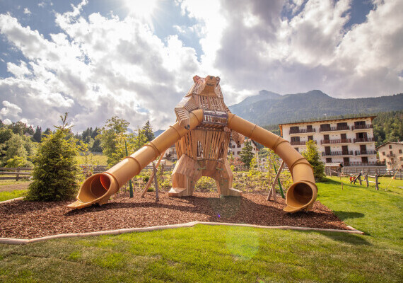 2023 - Family Hotel Serena Andalo  - Holzhof