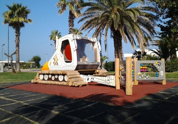 Parco giochi Porto Sant'Elpidio Marche - Gioco statico gatto delle nevi XU10  - Holzhof